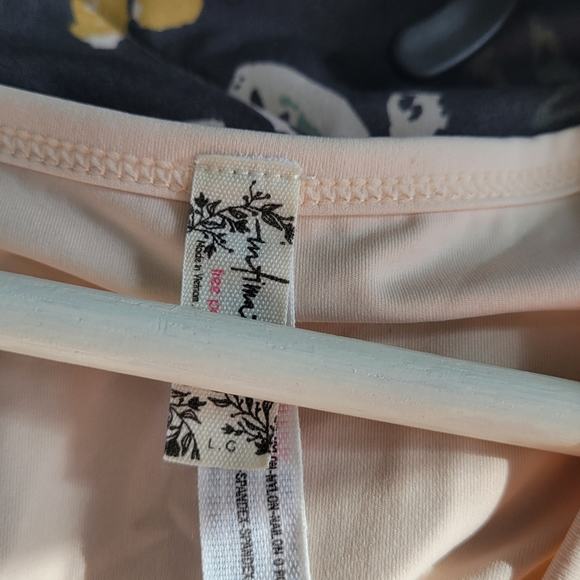 FREE PEOPLE Womens Bodysuit Super Soft Deep V Cream Nude size Large - Picture 7 of 11